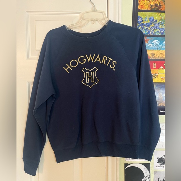 Official Harry Potter Hogwarts sweatshirt - Picture 1 of 3